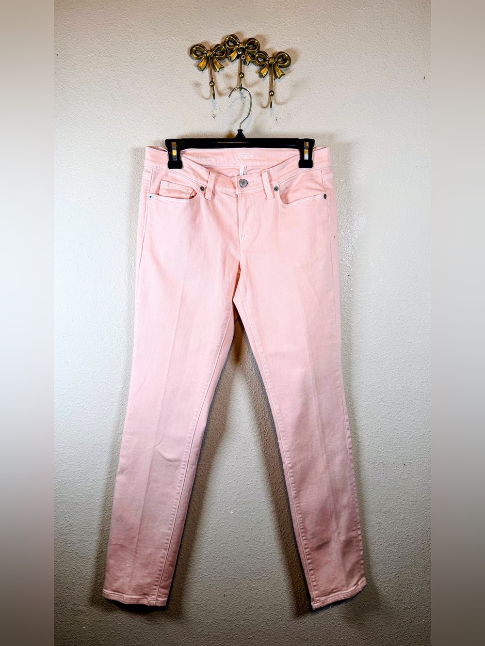 LOFT Pale Pink Modern Skinny Jeans. Cotton Blend. Size 27